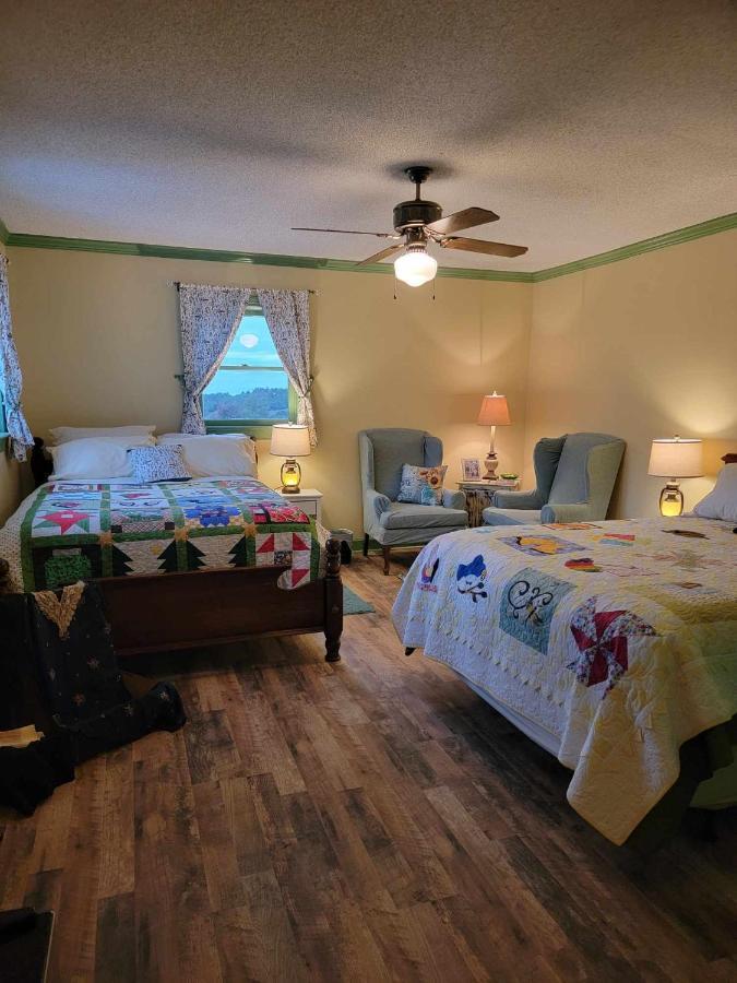 Moonlight Manor Bed & Breakfast Floyd Екстериор снимка