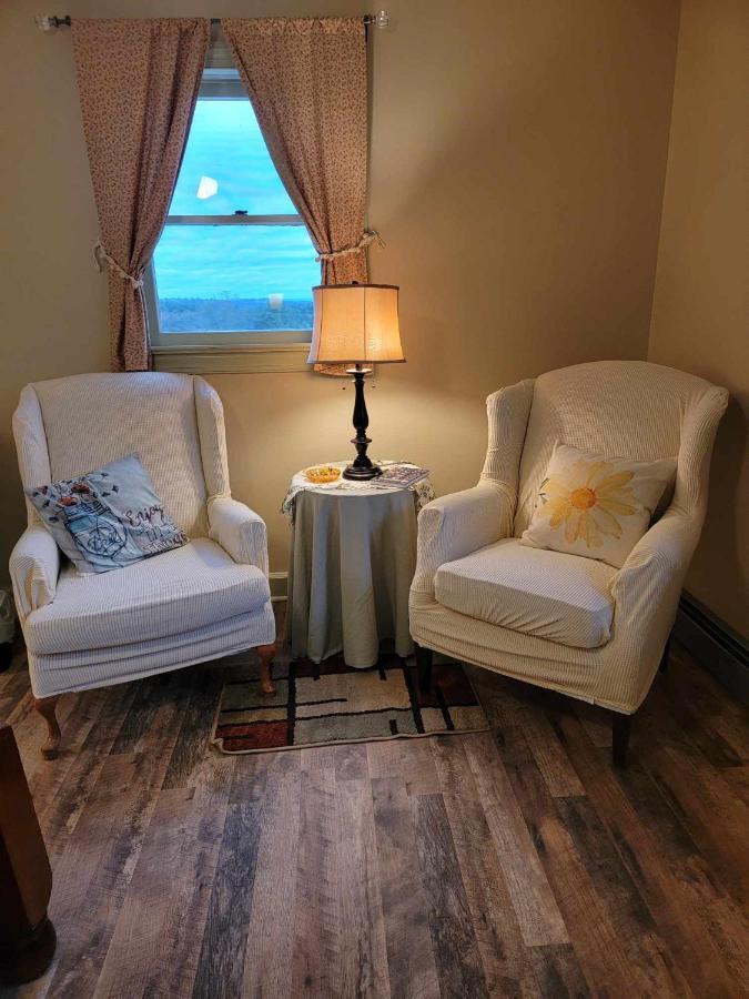Moonlight Manor Bed & Breakfast Floyd Екстериор снимка