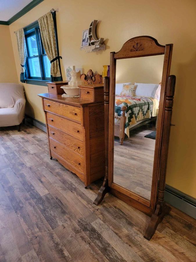 Moonlight Manor Bed & Breakfast Floyd Екстериор снимка
