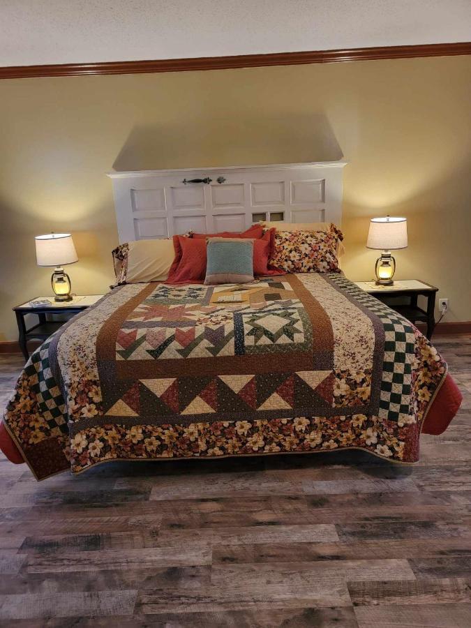 Moonlight Manor Bed & Breakfast Floyd Екстериор снимка