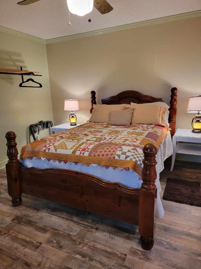 Moonlight Manor Bed & Breakfast Floyd Екстериор снимка