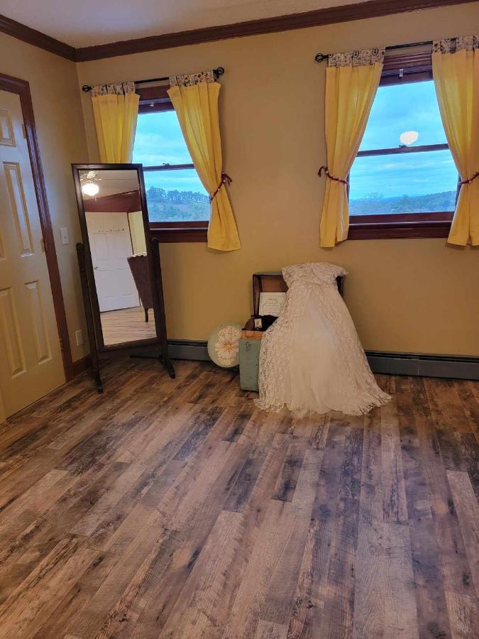 Moonlight Manor Bed & Breakfast Floyd Екстериор снимка