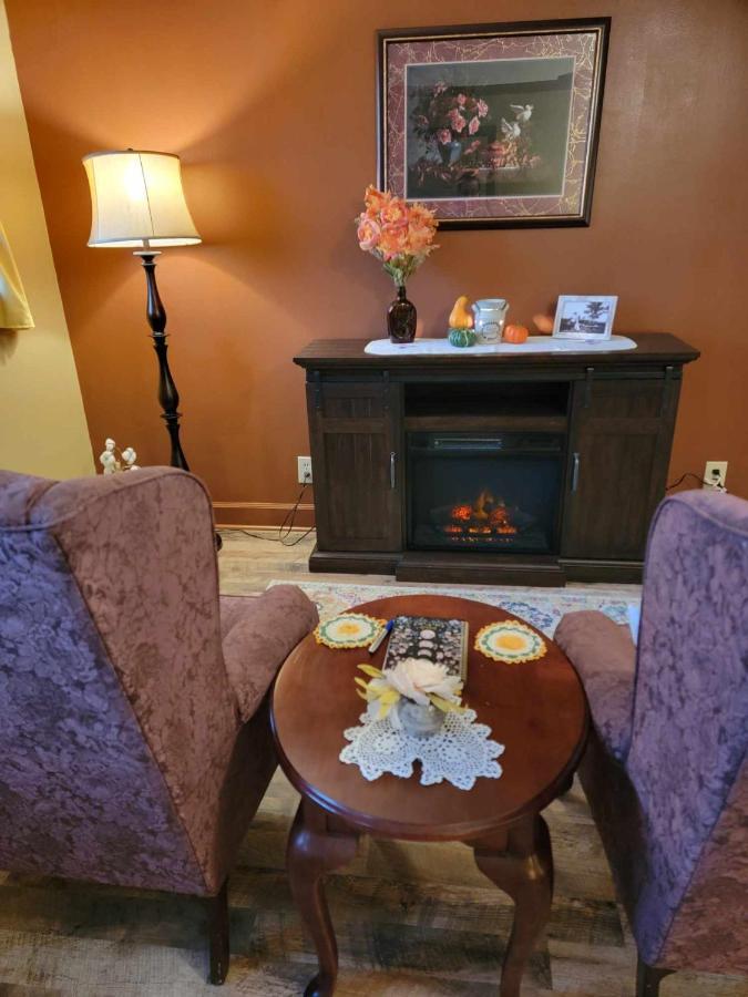 Moonlight Manor Bed & Breakfast Floyd Екстериор снимка