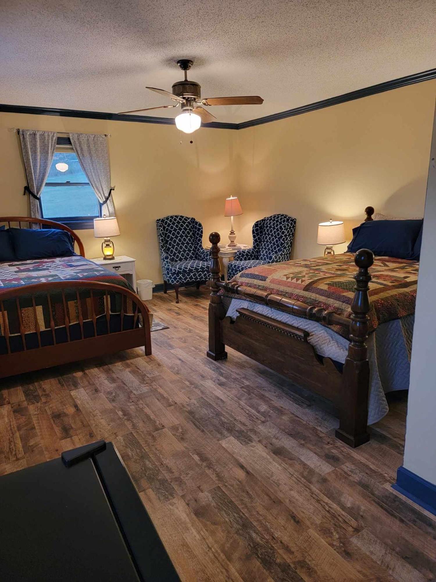 Moonlight Manor Bed & Breakfast Floyd Екстериор снимка